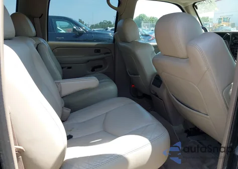 2004 Chevrolet Suburban 1500 Lt z USA, uszkodzony, nr VIN 1GNFK16Z94J234791